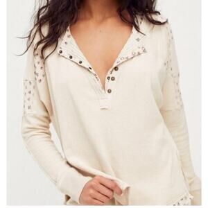 Free People Top Women’s Size XS Ivory Heart to Heart Floral Muslin Slouch Henley